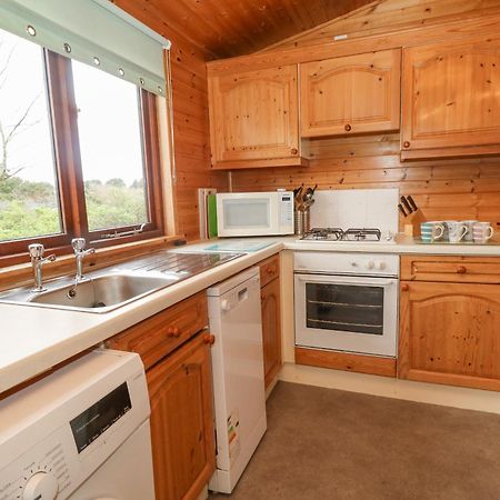16 Amber Wood Lodge Лимингтон Экстерьер фото