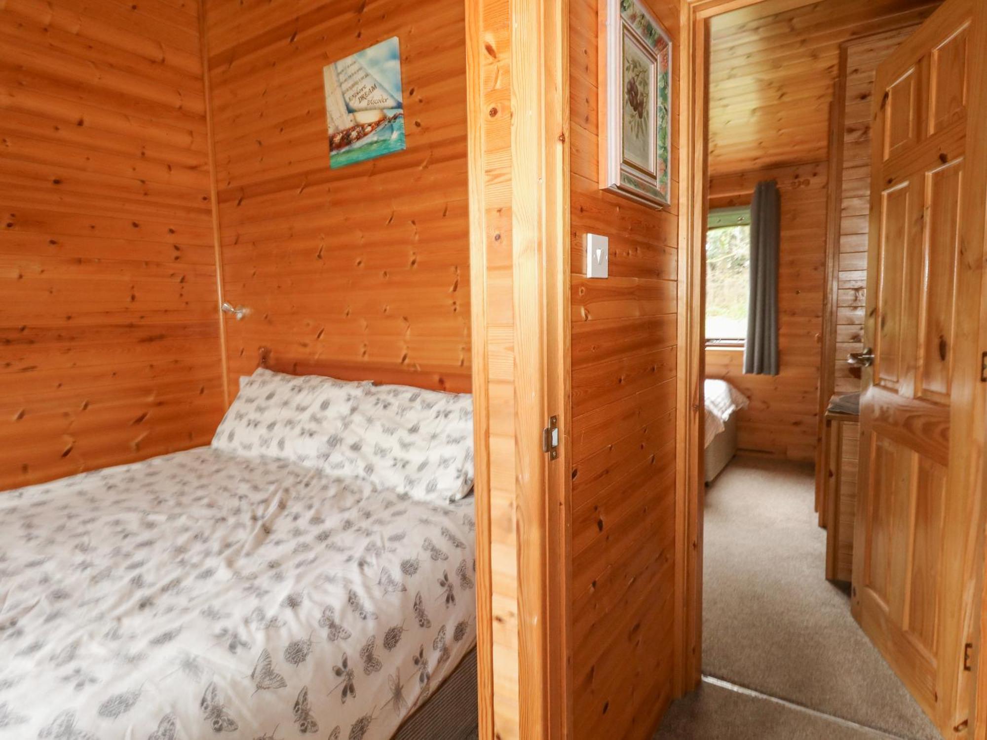 16 Amber Wood Lodge Лимингтон Экстерьер фото
